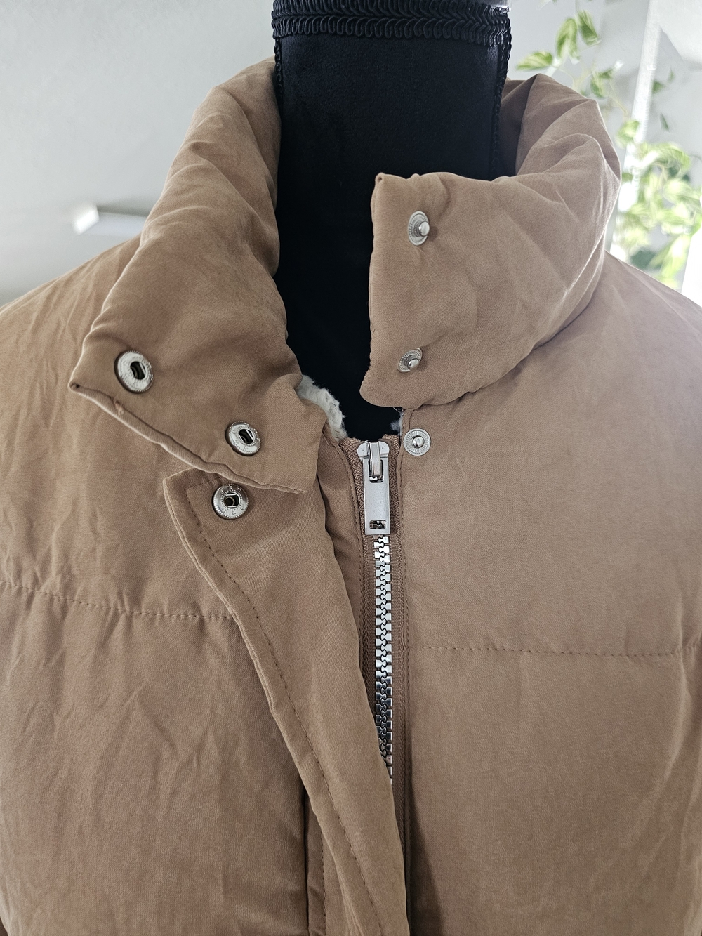 NWT Ci Sono Cropped Boxy Puffer Jacket in Taupe - Picture 3 of 15